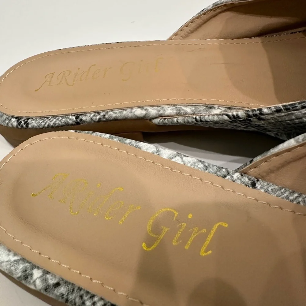 🐍Arider Girl Snake Print Pointy Toe Slip-On Mule Loafers - Size 10🐍 - Picture 3 of 10